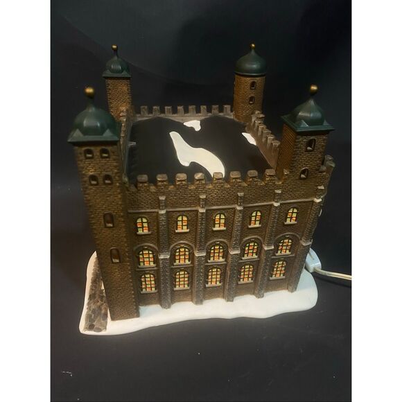 Department 56 Tower of London set - Picture 10 of 14